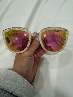 Pearl Frame Sunglasses with Pink-Gold Mirrored Lenses